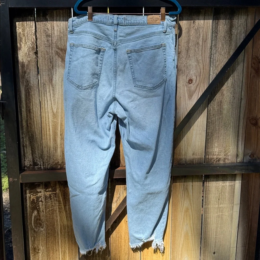 Abercrombie & Fitch ultra high rise ankle straight jeans, raw hem, size 16R